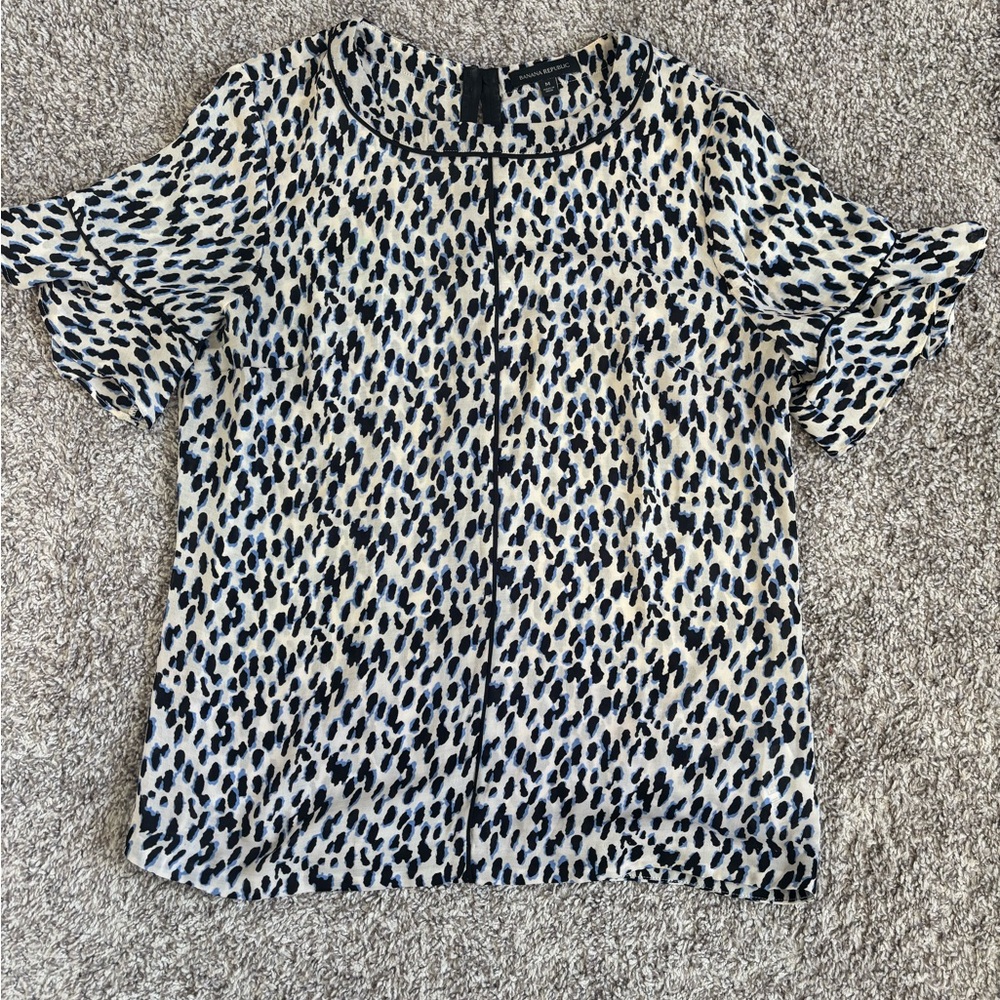 Banana Republic Black/White/Blue Cheetah-Print Ruffle Sleeve Blouse, Size M